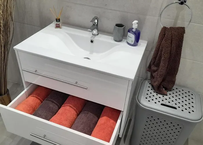 Ramzam - Spacious & Modern 3 Bedroom With Roof Terrace Apartament Marsaskala