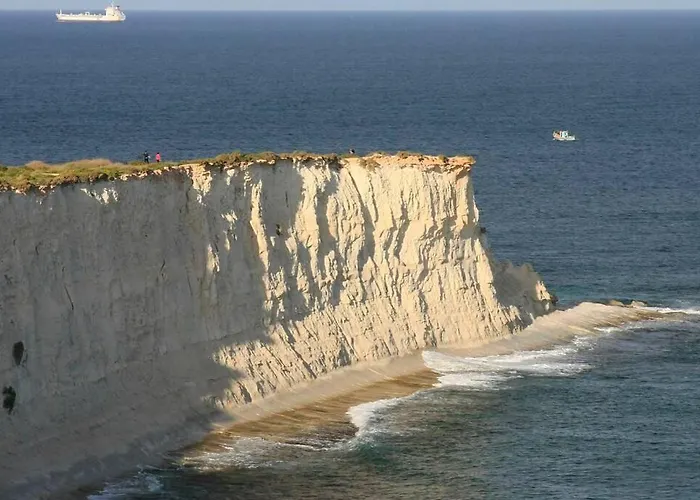 Ramzam - Spacious & Modern 3 Bedroom With Roof Terrace *